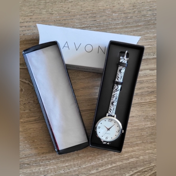 Avon Jewelry - Avon Walk on the wild side